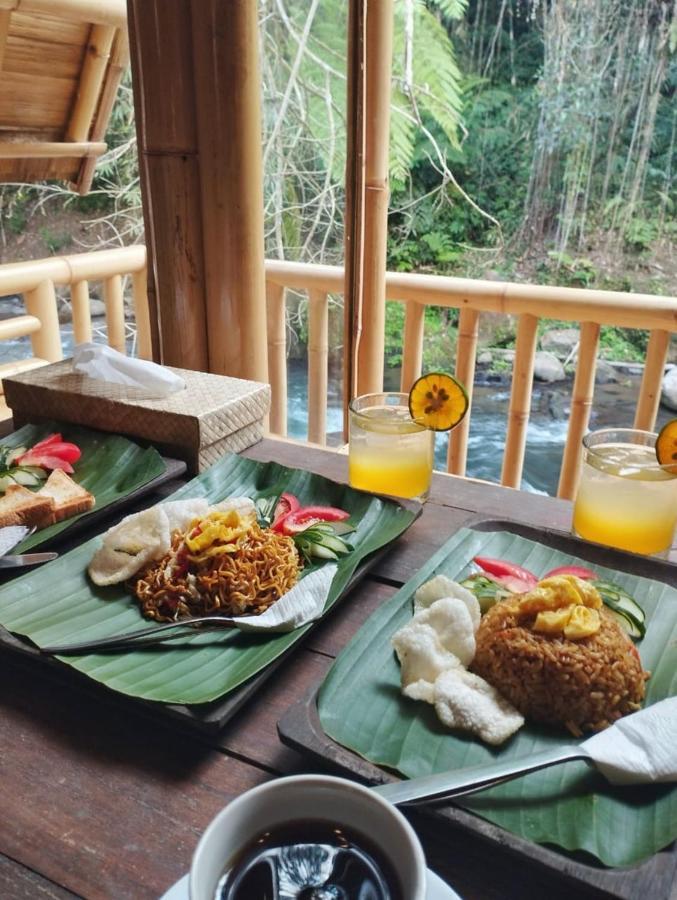 Aksha Riverside Ubud Tampaksiring Exterior foto